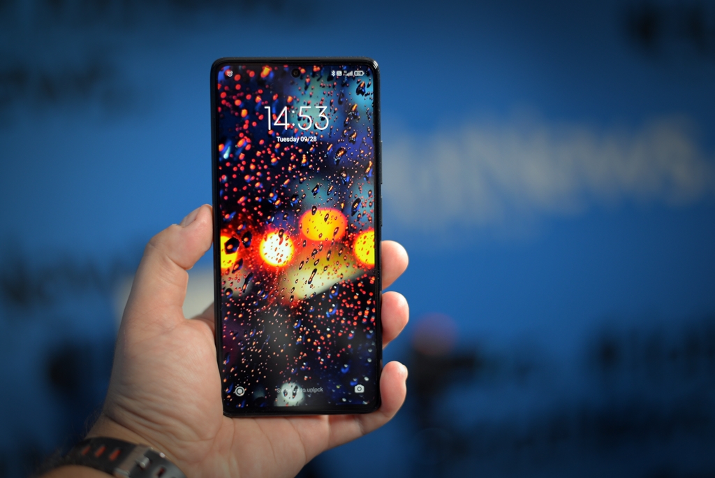 Представлен xiaomi mi 11 ultra – камерофон с дополнительным дисплеем и первый водонепроницаемый смартфон компании