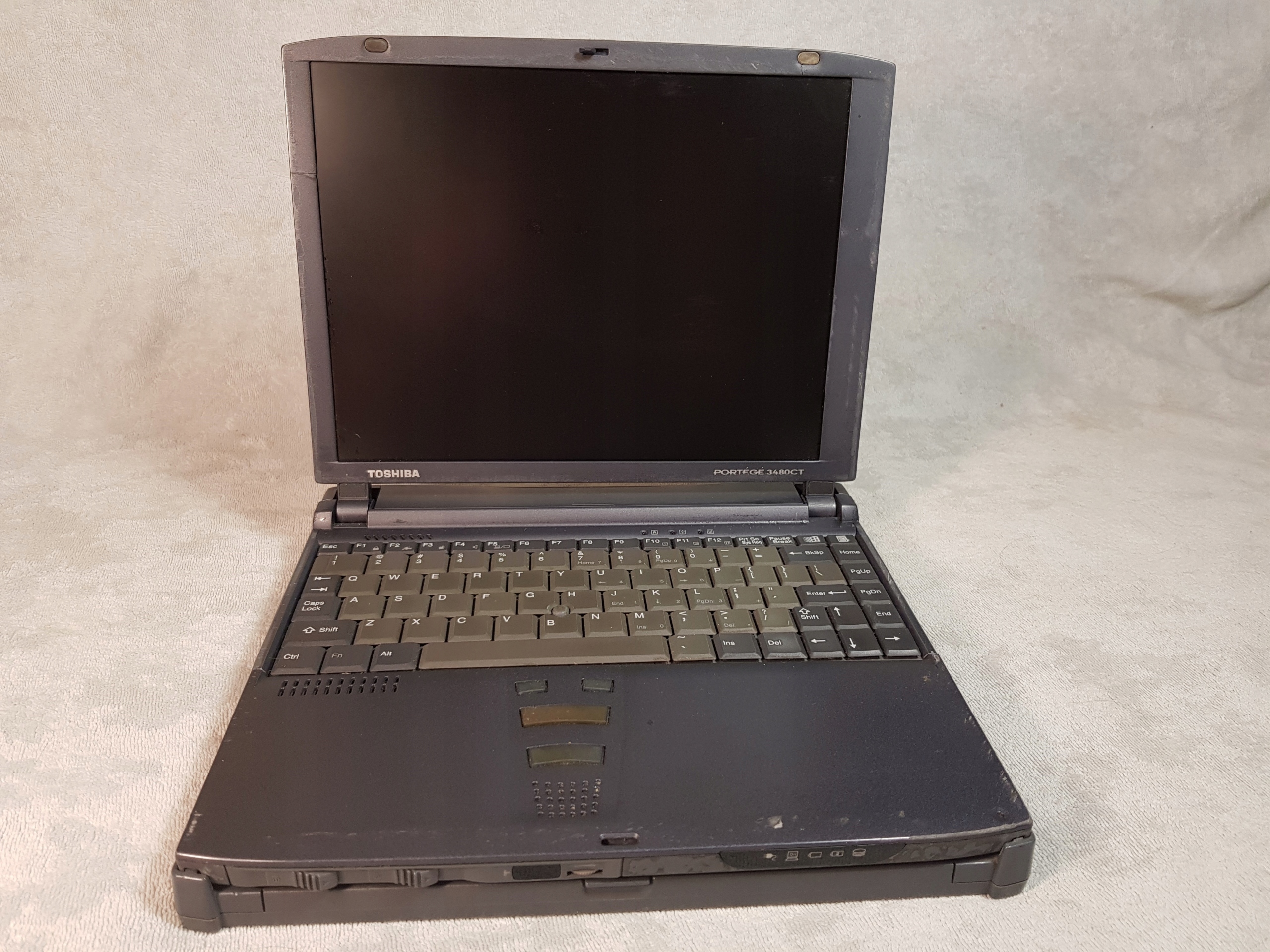 Легкие старые ноутбуки. Старый ноутбук Тошиба. Старый ноутбук Toshiba 3350. Старый ноутбук Toshiba model pa1254u. Compaq LTE 5280.