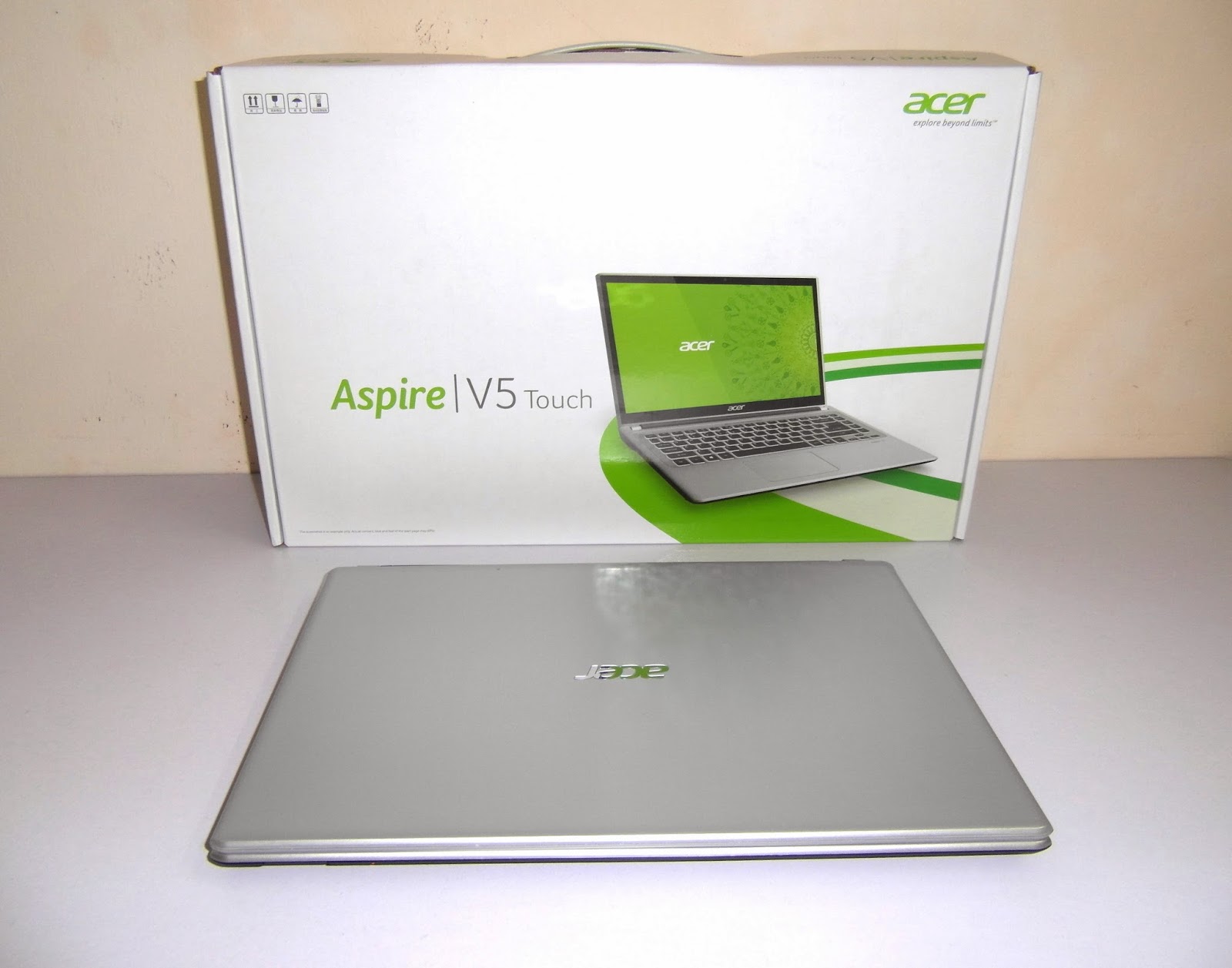 Два ноутбука. Acer v5 Touch. Acer Aspire Aspire 5 с сенсорным экраном. Acer Aspire 5 Silver. Acer Aspire v5 2013 года 14 дюймов.