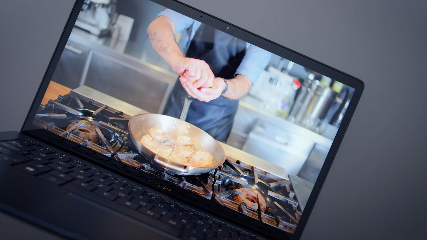 Asus zenbook flip 13 ux363e: топовый трансформер с oled