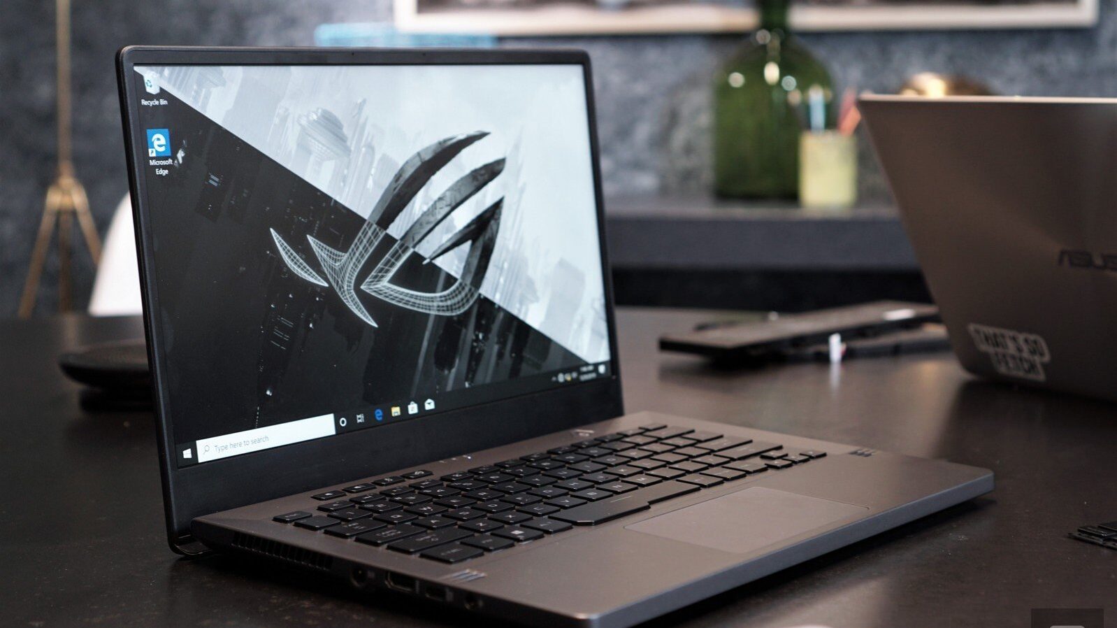 Обзор razer blade 4k: потрясающий дисплей подходит для слегка устаревшего игрового ноутбука