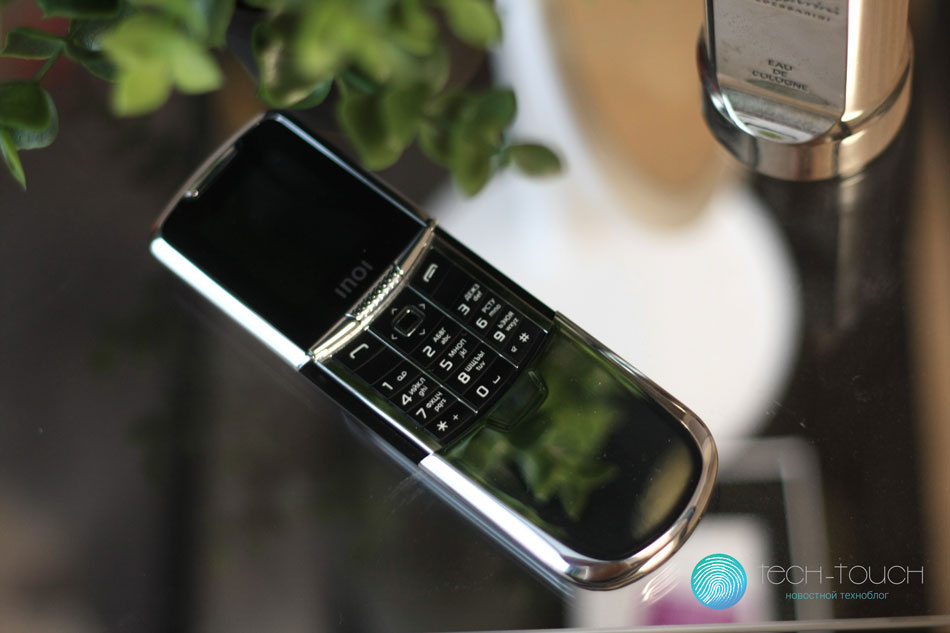 Nokia 8800 эксклюзивный телефон Телефон Нокиа 8800 первые сотовые телефоны бизнес-класса представленные компанией Nokia в 2005 г На рынке телефонов они