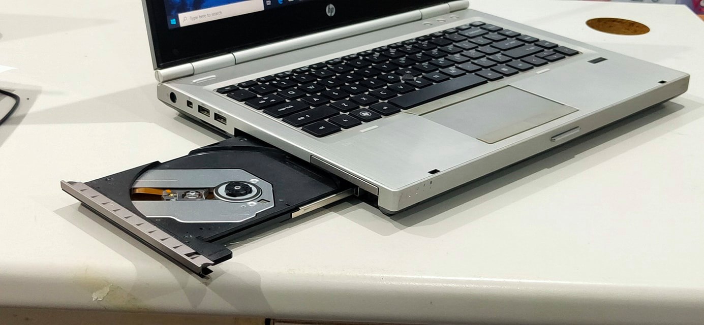 Hp elitebook x360 1030 g3 vs. hp spectre x360 13: which should you buy?