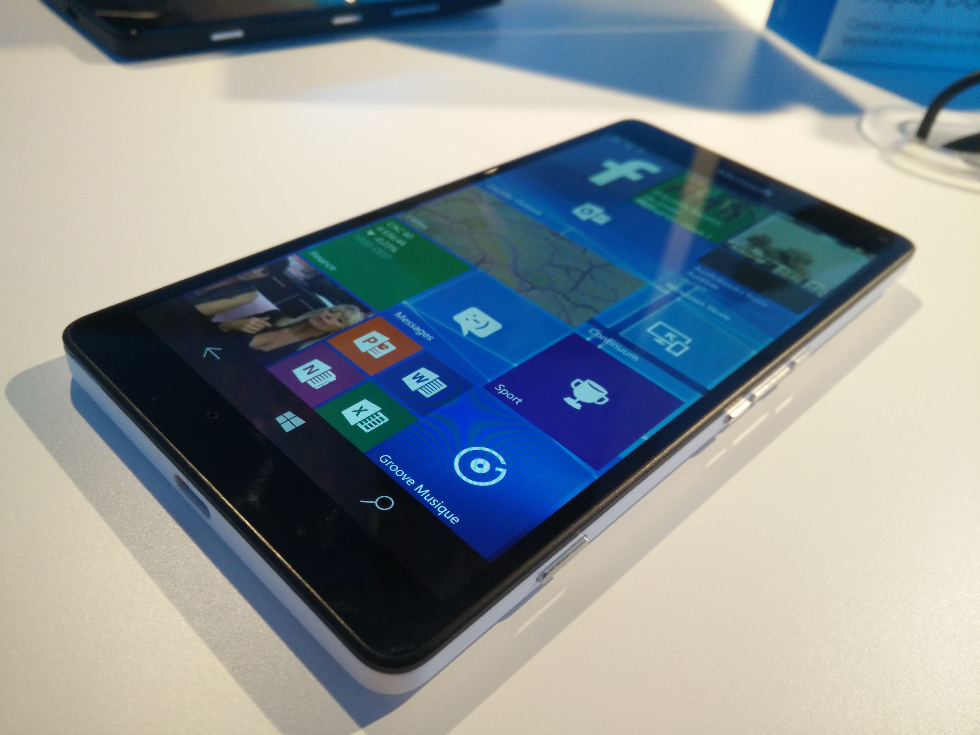 Microsoft lumia 950 dual. Lumia 950 XL. Нокия люмия 950 XL. Nokia Lumia 950. Lumia 950lx.