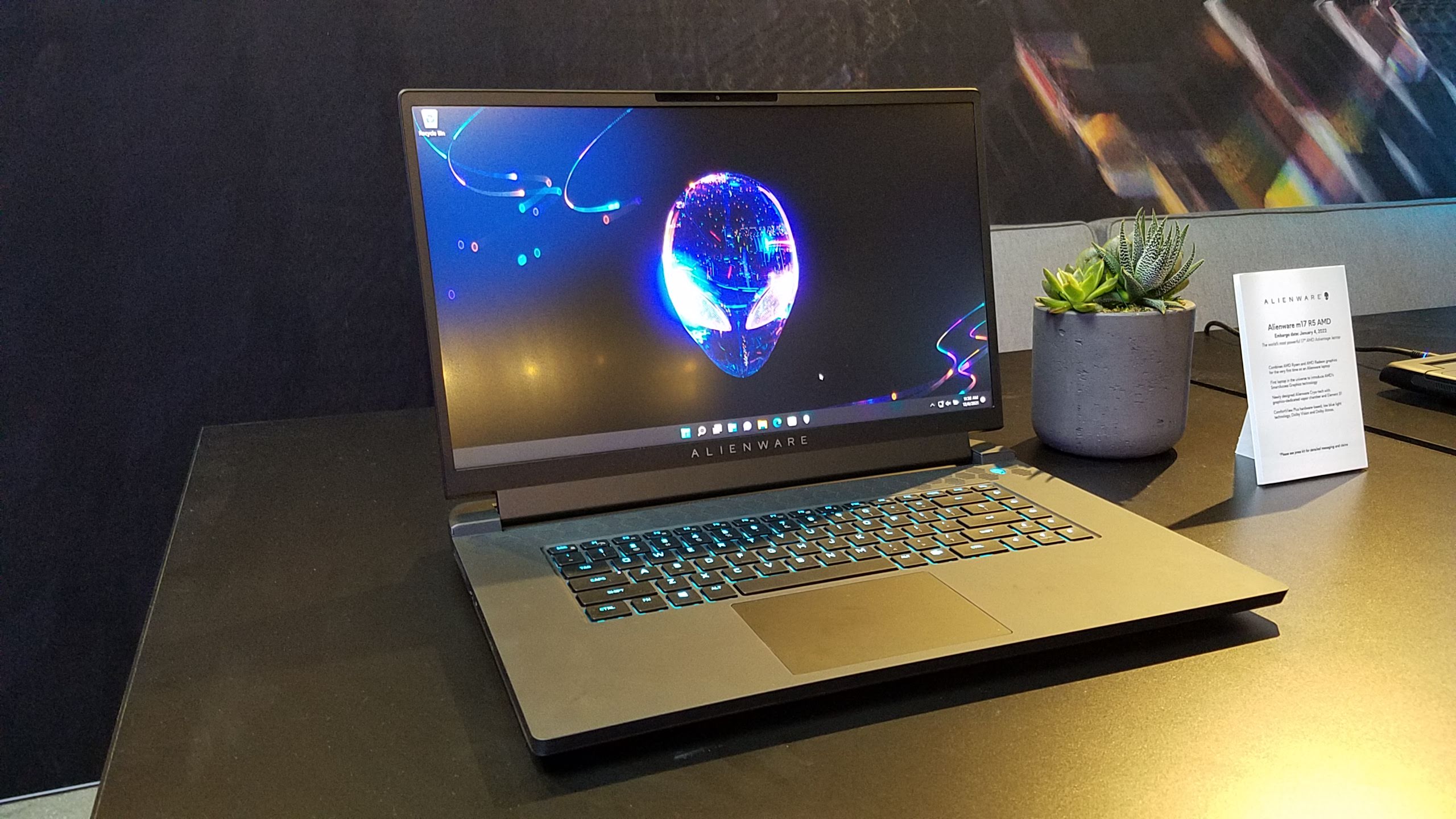 Второе издание ноутбуков alienware m18x наращивает мощность