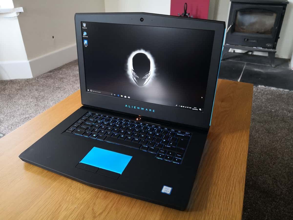 Alienware m15: компактный игровой ноутбук c широкими возможностями для апгрейда