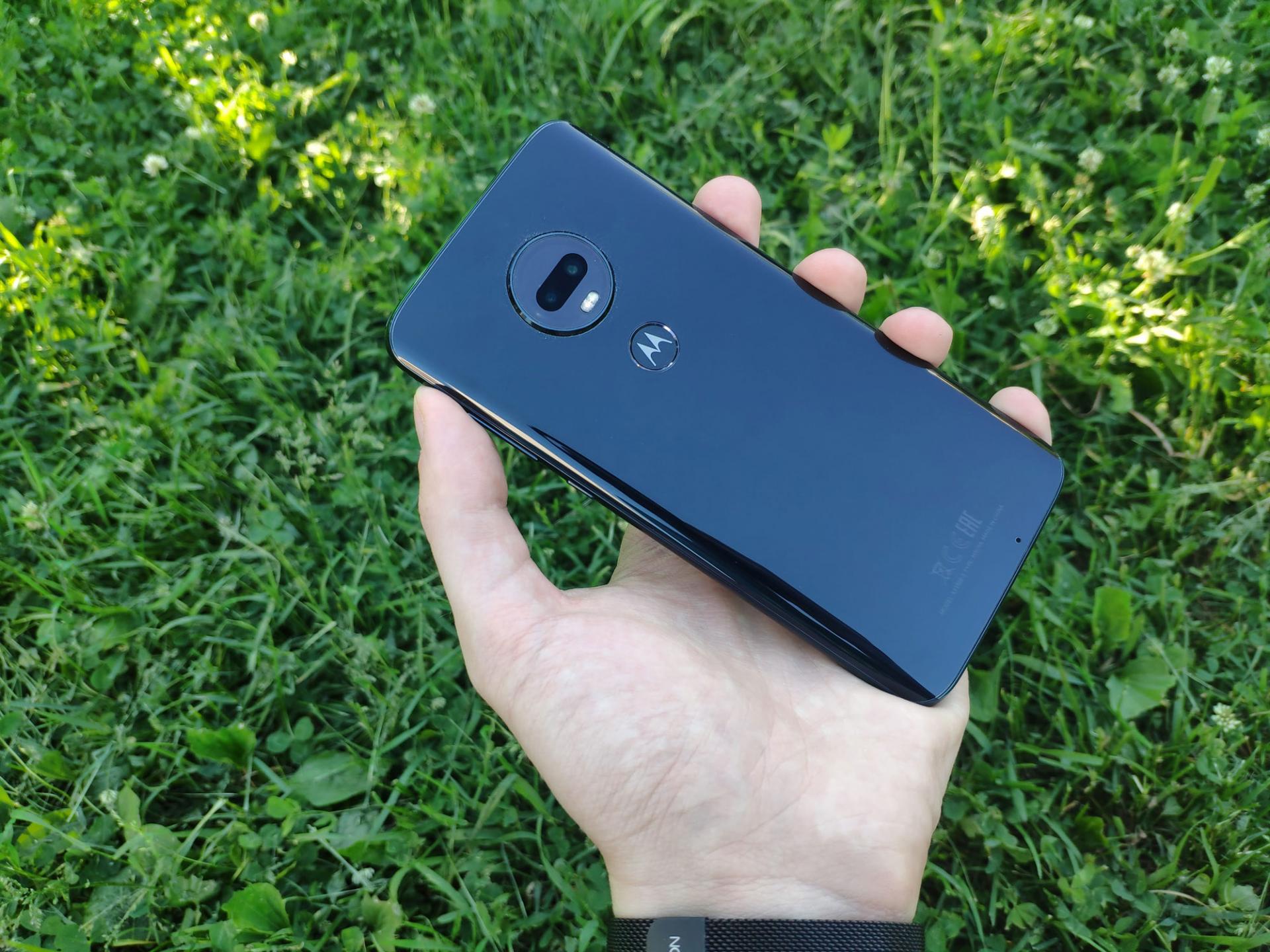 Обзор смартфона motorola moto g7: новинка легендарного бренда. cтатьи, тесты, обзоры